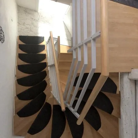 Apartment Dachgeschosswohnung-15min Vom Europa Park Entfernt *