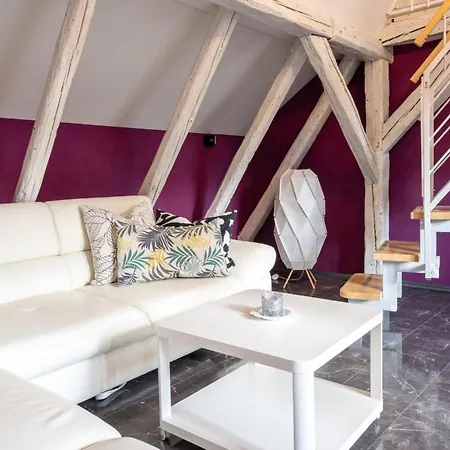 Daire Dachgeschosswohnung Mit Klimaanlage-15min Vom Europa Park Entfernt Kenzingen