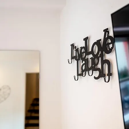 Dachgeschosswohnung Mit Klimaanlage-15min Vom Europa Park Entfernt Daire *