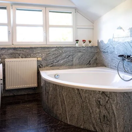 Dachgeschosswohnung Mit Klimaanlage-15min Vom Europa Park Entfernt Kenzingen